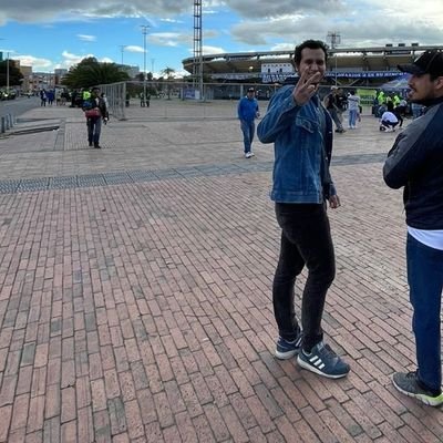 Millonarios FC. Calamarista y Ceratista a muerte. He lucubrado la vida para cometer los mismos errores.