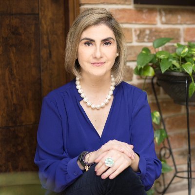 Dra. en Antropología Social. Premio extraordinario de doctorado. Investigadora. Universidad Veracruzana. Pertenece a la Academia Mexicana de Ciencias y al SNI.