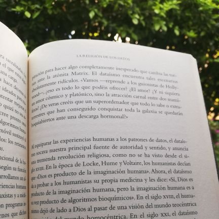 Explorador del conocimiento. Estudiante de Derecho. Unilibre. Ignorante de algo o de mucho... Como tod@s. Padre de familia. Hijo y hermano.Tod@s a vivir sabroso