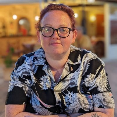 Writer. Finalist of @glimmertrain's July/August Open Fiction '18. Former game journo. She/her 🏳️🌈