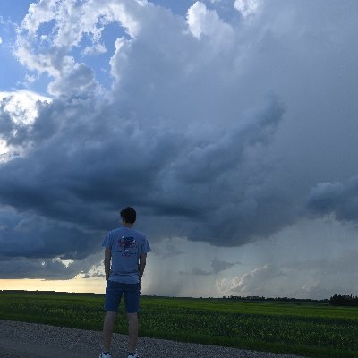 Canadian Storm Chaser 🇨🇦⛈ / Atmospheric Scientist / University of Manitoba / Photographer / Lifeguard 🛟