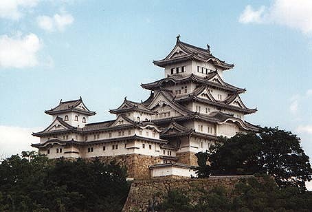 どーも！

関西，姫路出身です．
2011年4月から東京です．

よろしく～！
