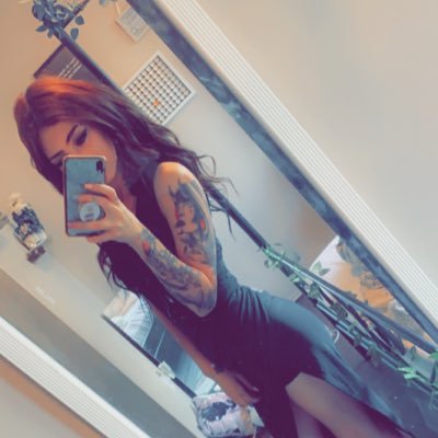 nikki88257116's profile picture. Mama bear 👩‍👧‍👦