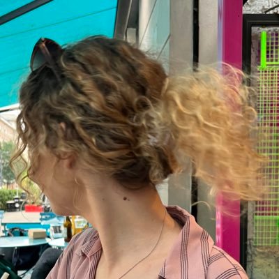 kasiik_'s profile picture. Don’t cry that it’s over cry because it’s happened