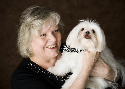 Lover of smiles, pets and pet people!