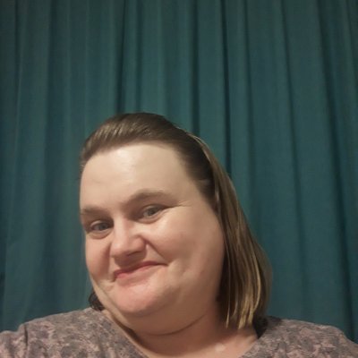 DjDochter's profile picture. Liever 100% zeker van mijn gekte.
Dan twijfelen aan mijn intelligentie.
Alle gekkigheid op 'n stokkie.