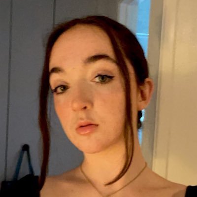 •20 •Twitch Affiliate •constantly singing and raging on stream