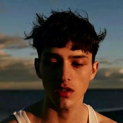 C7_kdv's profile picture. 