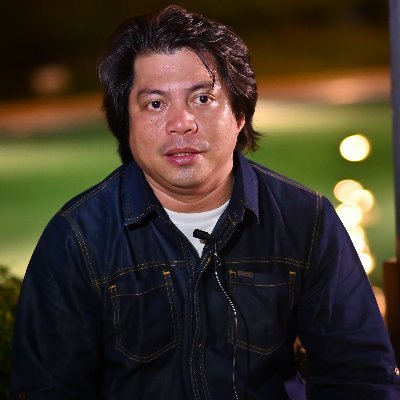 emilardz's profile picture. Freelance Photographer and Web Designer