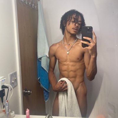 i’m back😈👇🏾 go subscribe to my onlyfans🫣 DTX📍