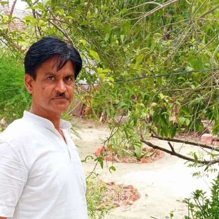 LkbhardwajPonss's profile picture. My choice is my uniqness 😊