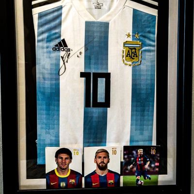 Socio N° 140596 del FCB. La pelota siempre al 10. Yo vi al Barça de Guardiola.
