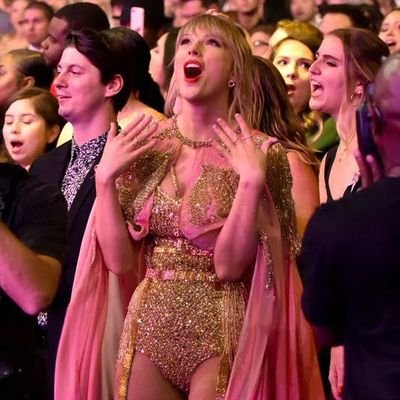 11 Grammy's
loyal swiftie
If you cry laugh and love with Taylor hit that follow button let's do this together ❤️
I said remember this moment 🎶🎶