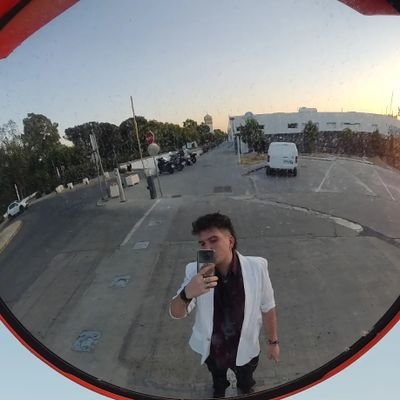 Me siento diferente en un mundo de gente que nunca se supo escapar
ETSArquitectura🌃📐📚 US