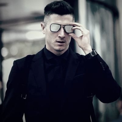 Tu dois rester à ta place. On te fait confiance. Reste à ta place, reste à ta place. Vient pas dans ma zone, reste dans ta zone. Henry
Culer à Jamais !