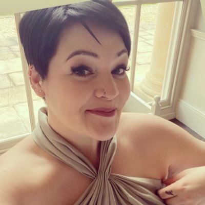 Hi, I’m Laura. A Freelance Writer and the owner of Profitable Words. Based in the beautiful city of Lincoln.