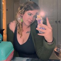Sarah Nichols (@sar_casm_01) Twitter profile photo