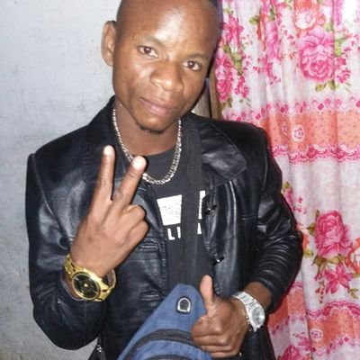 HzHz35268028's profile picture. Whasspp 842725881