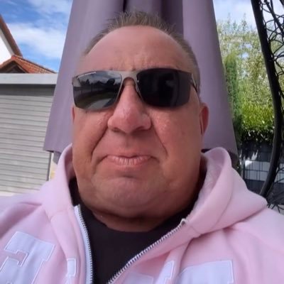 Enlay_'s profile picture. ding haha