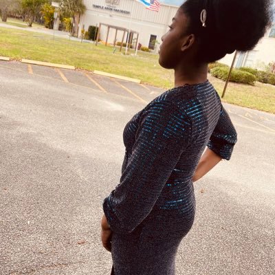 tha1onlyyjess's profile picture. “Self love is the best love , love yourself cause nobody else will 💯”.