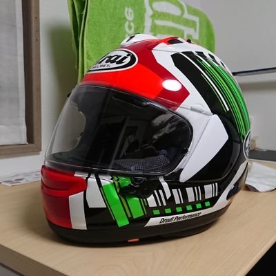 nzkkzm's profile picture. バイク専用アカウントを作成しました
20代の頃はNSR(MC28)に乗っていました。
今はバイク無いので、子どもと共有でZX25Rを買おうと計画中でしたがZX4-RRにするかも！
バイクアカ低浮上です