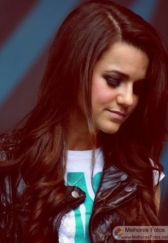 Donaas: @bia_palacio e @RaahCristinaa sigam agente seguee de novo todoo mundo blz e tambem divulgeem se puderem
kissesss