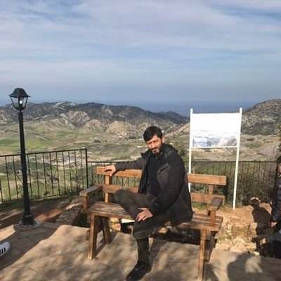 Haksızlık karşısında eğilmeyiniz!
Hiçbir zaman hatırınızdan çıkmasın ki, Cumhuriyet sizden fikri hür, vicdanı hür, irfanı hür nesiller istiyor.