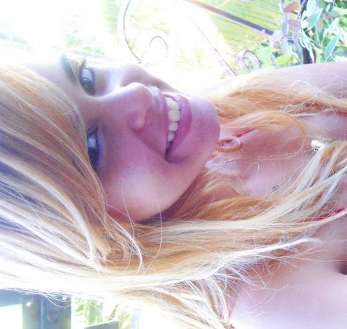 ' E que a minha loucura seja perdoada porque metade de mim é amor .. E a outra também (: