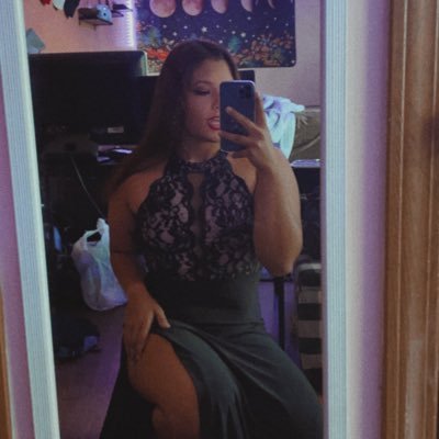 Isa_Perez29's profile picture. out of sight out of mind