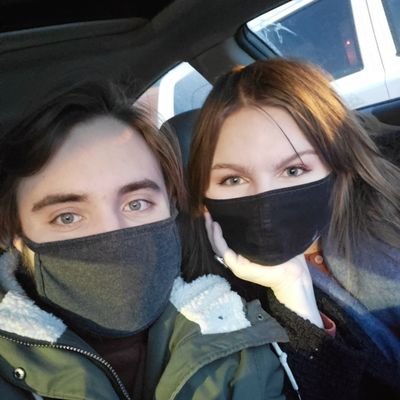 hmaehendric's profile picture. she/her