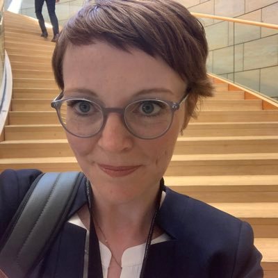 Journalistin, frei. Schrebergärtnerin, Coffee lover, Frau Doktor. Kreuzviertel, Dortmund, NRW. Unterwegs für @Westpol und @dpa_kinder