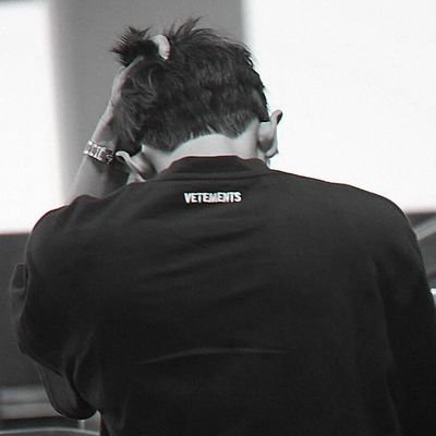 rloeyyf's profile picture. Who is 𝐏ark 𝐂hanyeol⁉️ the 🄵🄰🄲🅃 is he's my boyfie✧