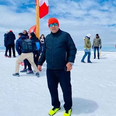 I am fun loving person, having great analytical skills. Like to be alone with my creative world. Soft spoken likes to play cricket, Swimming and listen to soft.