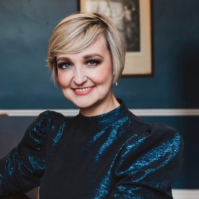 Follow_Fiona's profile picture. Women’s Speaker of the Year | Gender Acceleration Expert | The Menopause Maze ™️ Founder https://t.co/UQJeOsRrng | Speaker Enquiries talk@jla.co.uk