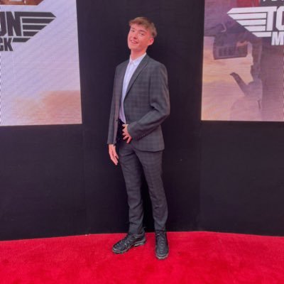 jamesholt_'s profile picture. 19 | Content Creator | instagram: @/jamesholt.ig