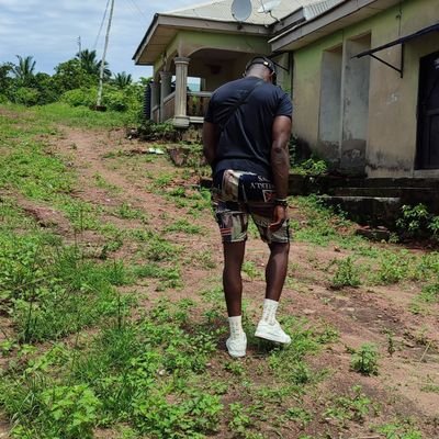 IamDonx1's profile picture. Entertainer and entrepreneur, musical artist,#street chefpreniur#Thugnation General#🇳🇬🇭🇲🇺🇸2pac disciple #Tolive and die as a Thug#instagram@donx927