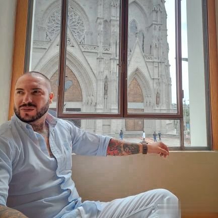 joshe_h's profile picture. Publicista / Politólogo a la fuerza / Crítico de polític@s sinvergüenzas