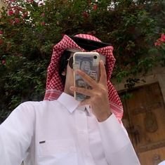 الي خاطره فيك عمره مايخليك واللي مو قد الكلام لايكثر حكي.
