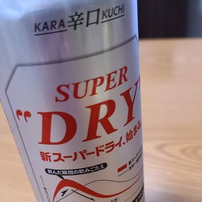 NoisyXross's profile picture. 日本のドラマ好き。龍が如く好き。趣味でベース弾き。
hideに憧れてギターを始め、Ｊを見て本格的にベースに。