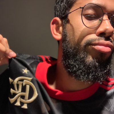 Cristão. Líder JUAD. Professor. Coreógrafo. Dançarino (Hip Hop Dance). Comentarista em dia de jogo do Flamengo