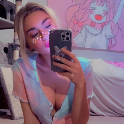 PC gamer | Anime lover | Crypto Queen | Insatiable nympho 🙊 - DM to buy 🎀