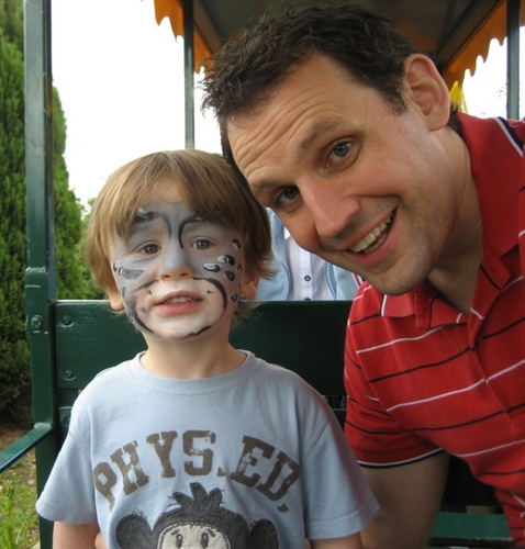 klandells's profile picture. Born in Edinburgh, one of the 7 Landells clan. Living and working in Notts. Carpe Diem or die trying!