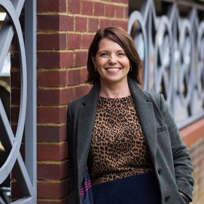 Coaching & Connecting Surveyors Who Love What They Do | The Surveyor Hub Podcast Host | Empowering Women Along The Way | Lionheart Ambassador #lovesurveying