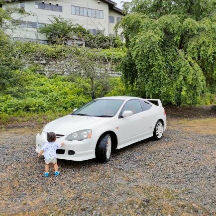 kyo_sk5's profile picture. 💍R2.2.22 🧒5y
愛車はDC5でした🚗 ³₃今は旦那のNVAN横取りして乗ってます。愛息子のツイート多め。ハオルチアにハマる。なんかめっちゃ爬虫類飼ってる。