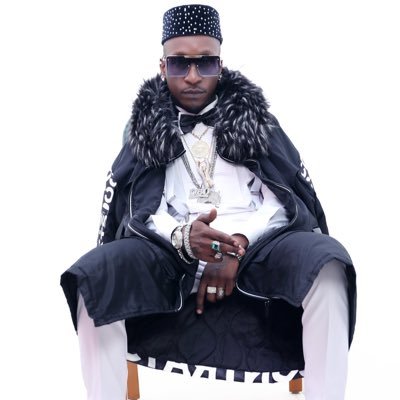 Diamond Oscar BlingBling Master East African Artist, Mr Mbabali CEO DOD Company Bookings +254746747837
youtube@diamondoscar diamondoscar9@gmail.com