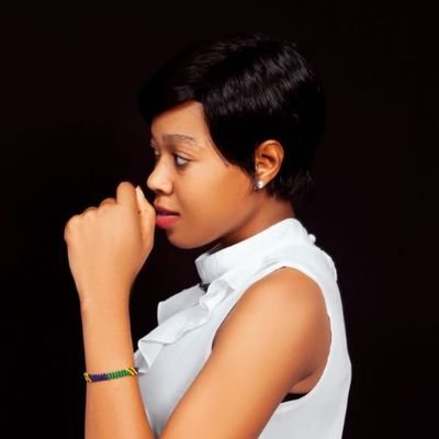 officiallarah8's profile picture. ❤️