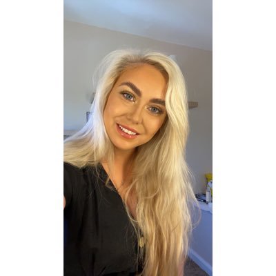 Caitlin46683662's profile picture. 24🖤 A&E Nurse💉