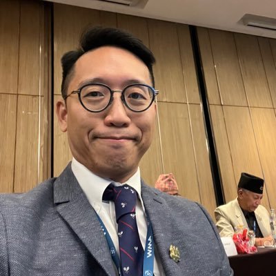 Born and raised in Hong Kong | Consultant Geriatrician & Chairperson of Clinical Ethics Committee in Singapore | Study Medical Law and Ethics in Edinburgh