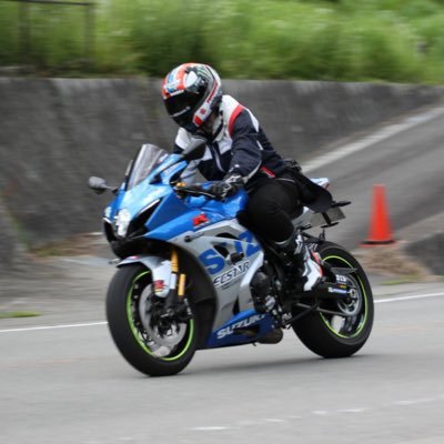 GSX250Rエクスター→GSXR1000R (M0)→CB1300sb(SC54)🏍✨GR86(ブライトブルーII)🚗 無言フォロー失礼します🙏
