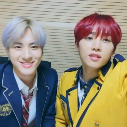 Hello :) I'll be posting no context sunric content ☀️🦄